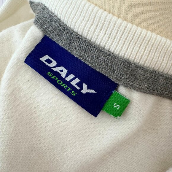 [UEC] Daily Sports White V-Neck Sweater | Small - Picture 7 of 7